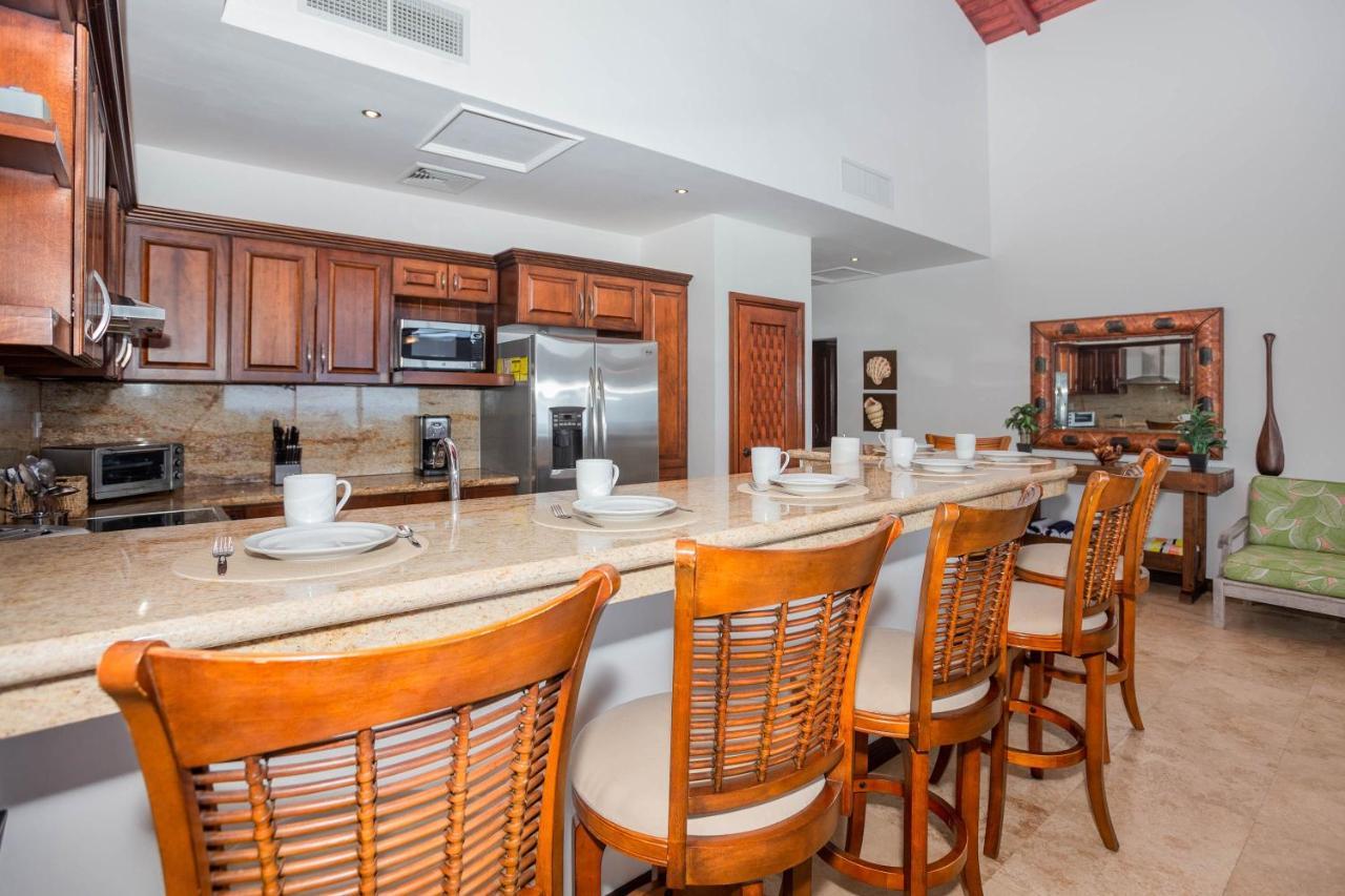 Pristine Bay Villa 1304 With Large Pool - 3 Bedroom Condo French Harbour ภายนอก รูปภาพ