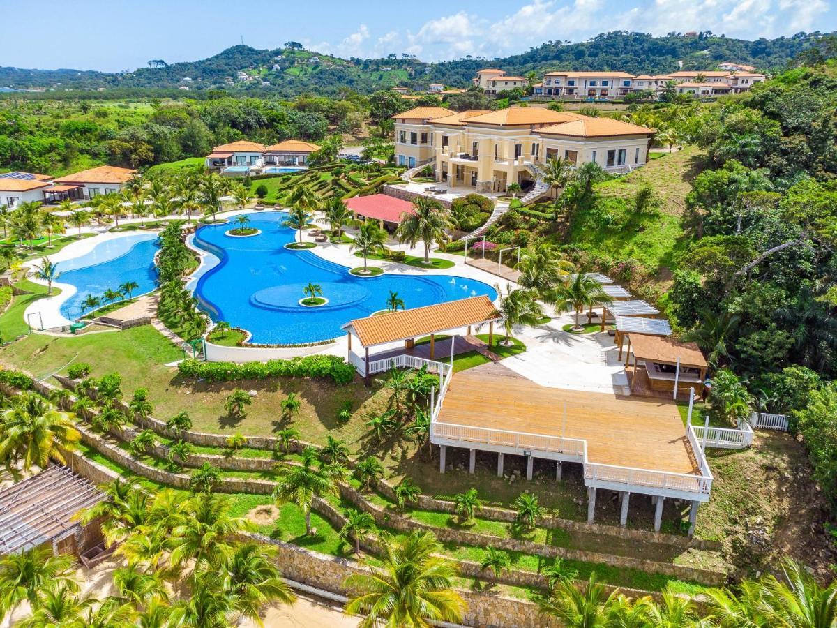 Pristine Bay Villa 1304 With Large Pool - 3 Bedroom Condo French Harbour ภายนอก รูปภาพ