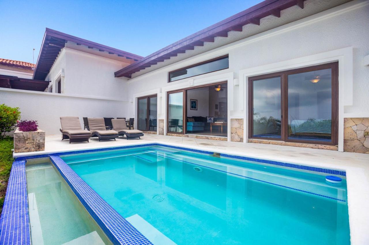 Pristine Bay Villa 1304 With Large Pool - 3 Bedroom Condo French Harbour ภายนอก รูปภาพ