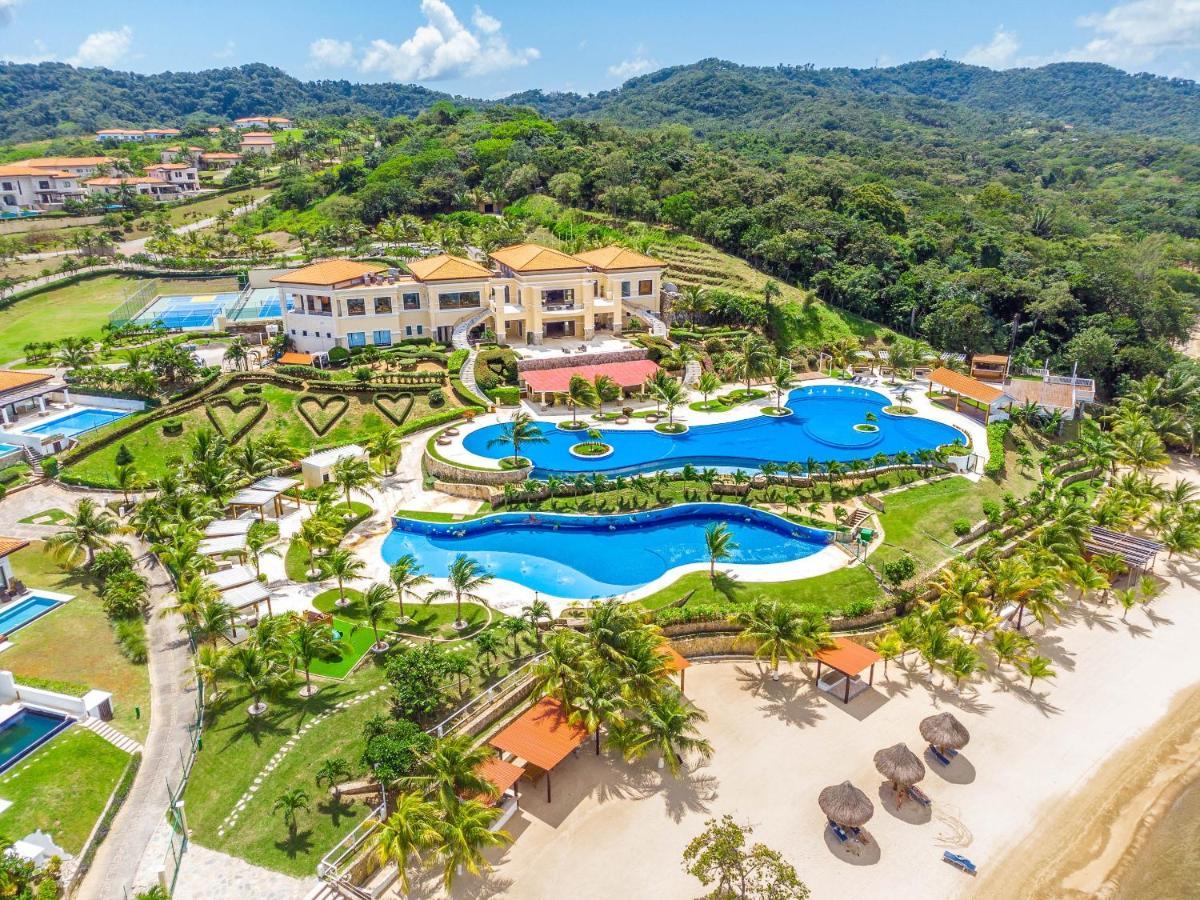Pristine Bay Villa 1304 With Large Pool - 3 Bedroom Condo French Harbour ภายนอก รูปภาพ