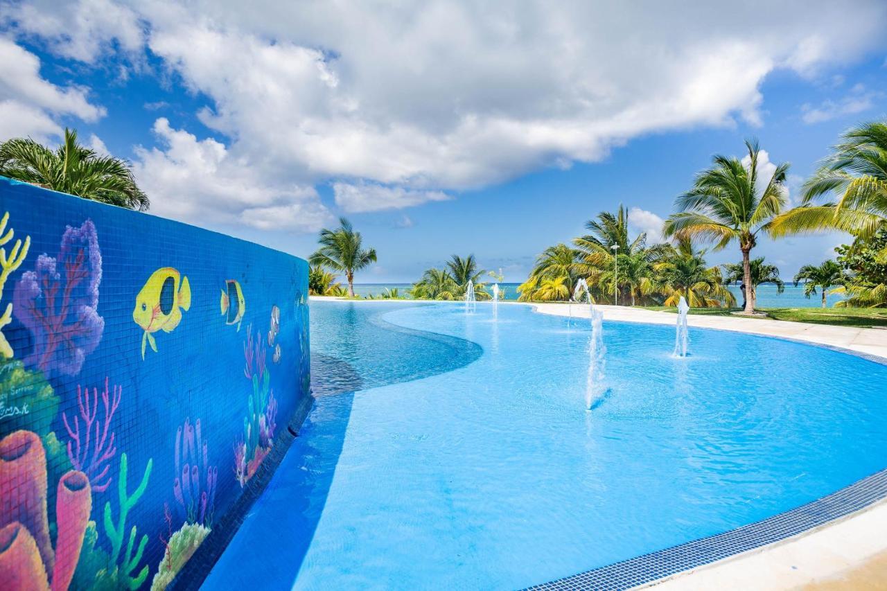 Pristine Bay Villa 1304 With Large Pool - 3 Bedroom Condo French Harbour ภายนอก รูปภาพ